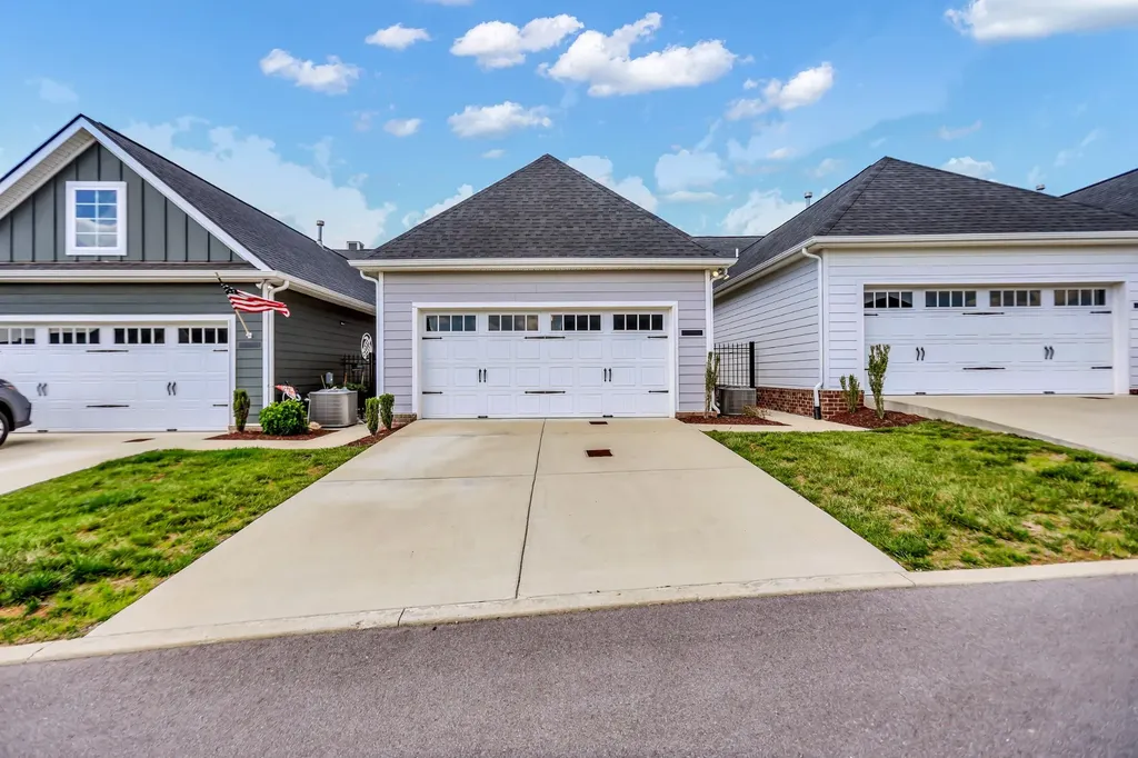 304 Eli Crossing Lebanon TN 37087