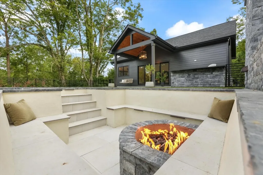935 Battery Lane Nashville TN 37220