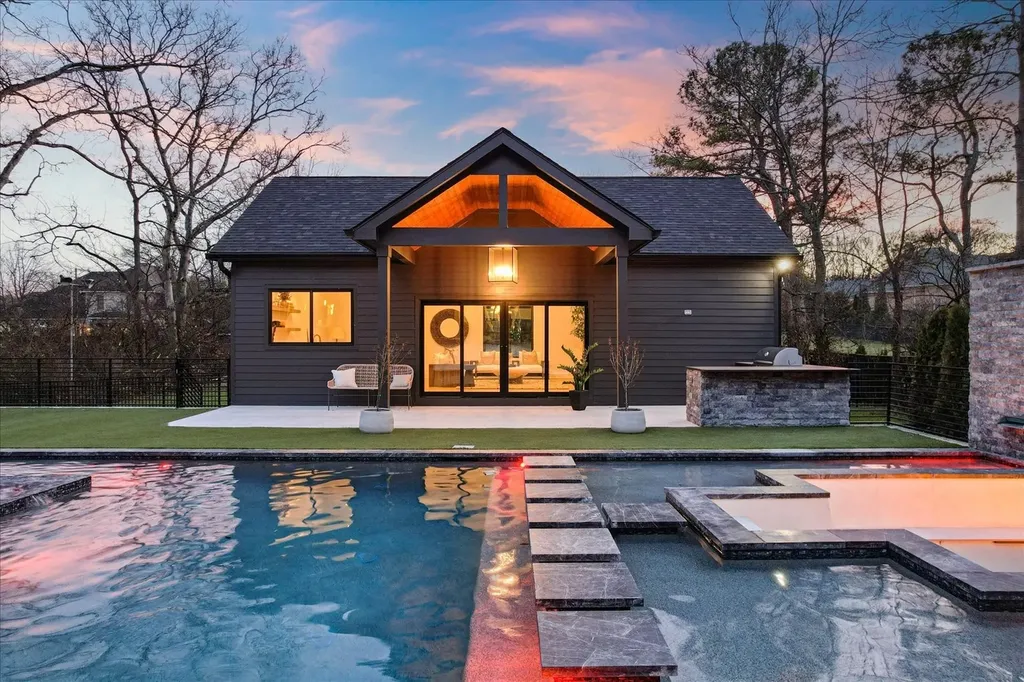 935 Battery Lane Nashville TN 37220