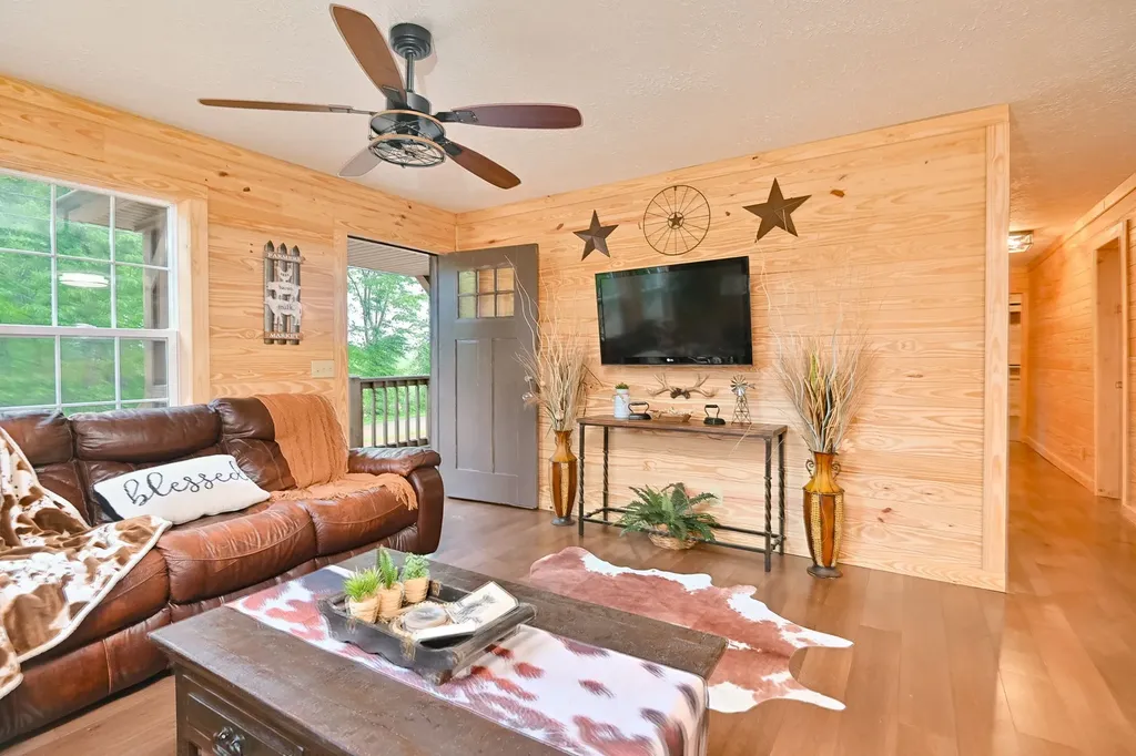 292 Harmony Road Gainesboro TN 38562