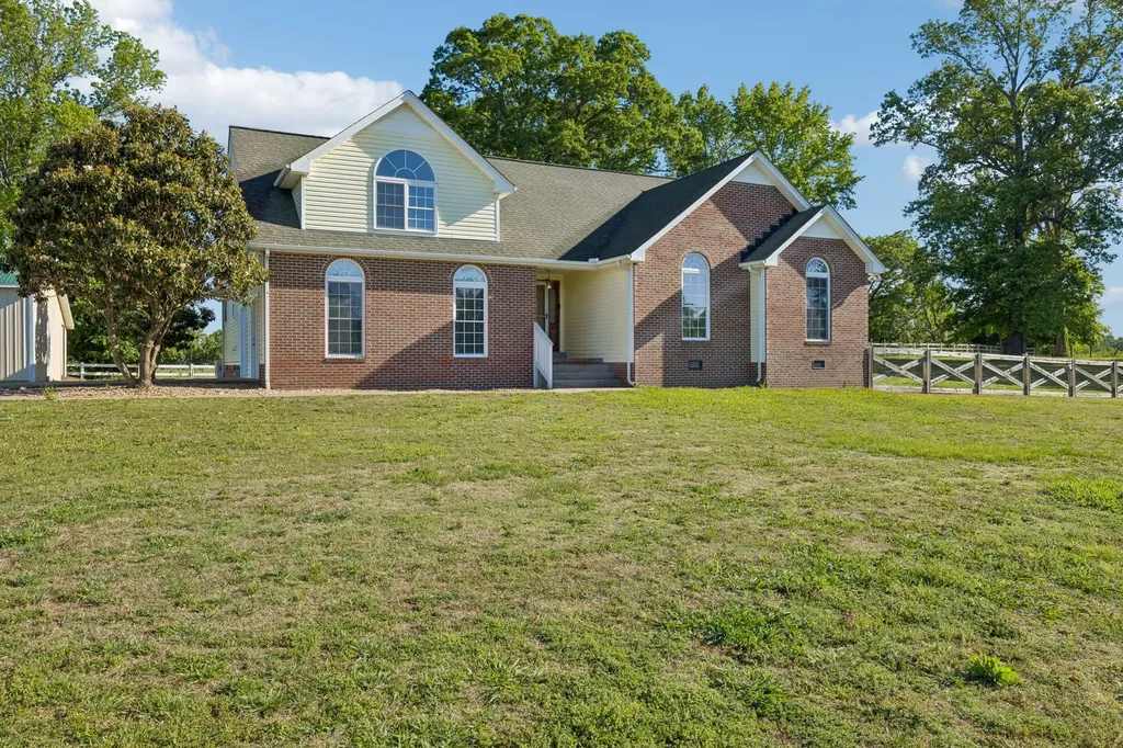100 Heath Road Charlotte TN 37036
