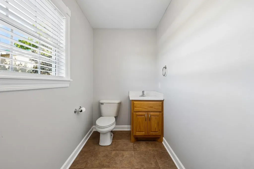 100 Heath Road Charlotte TN 37036