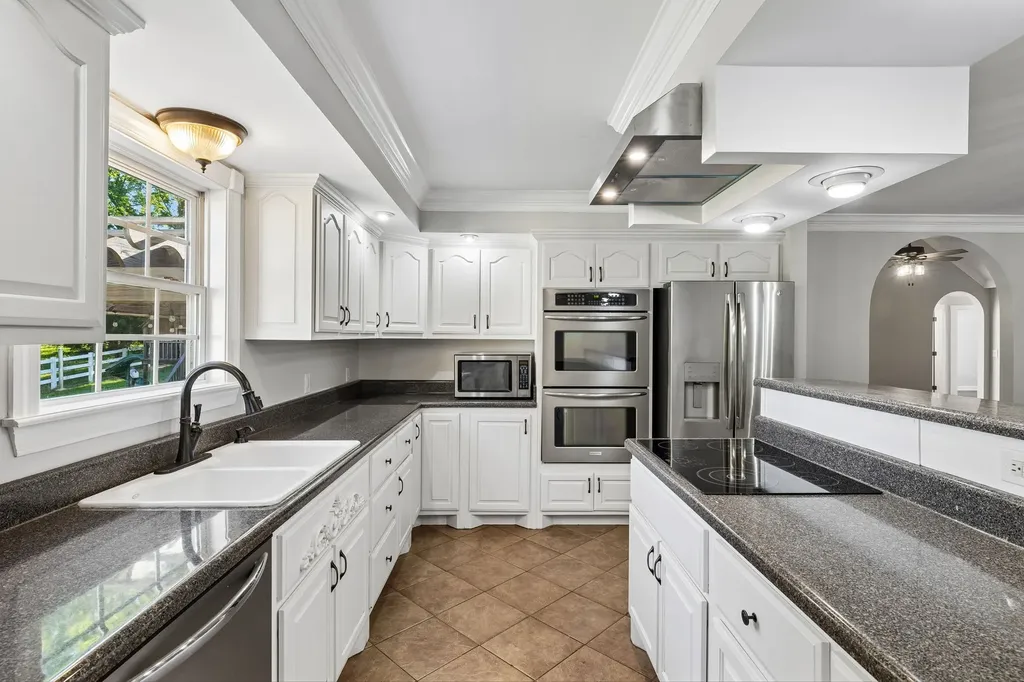 100 Heath Road Charlotte TN 37036