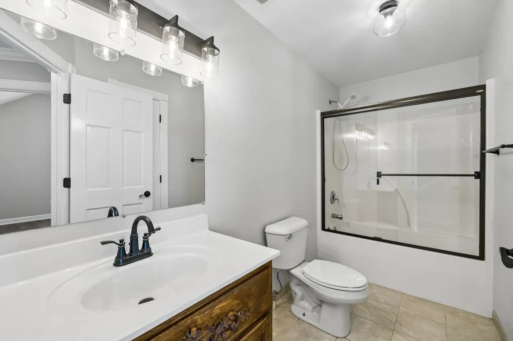 100 Heath Road Charlotte TN 37036