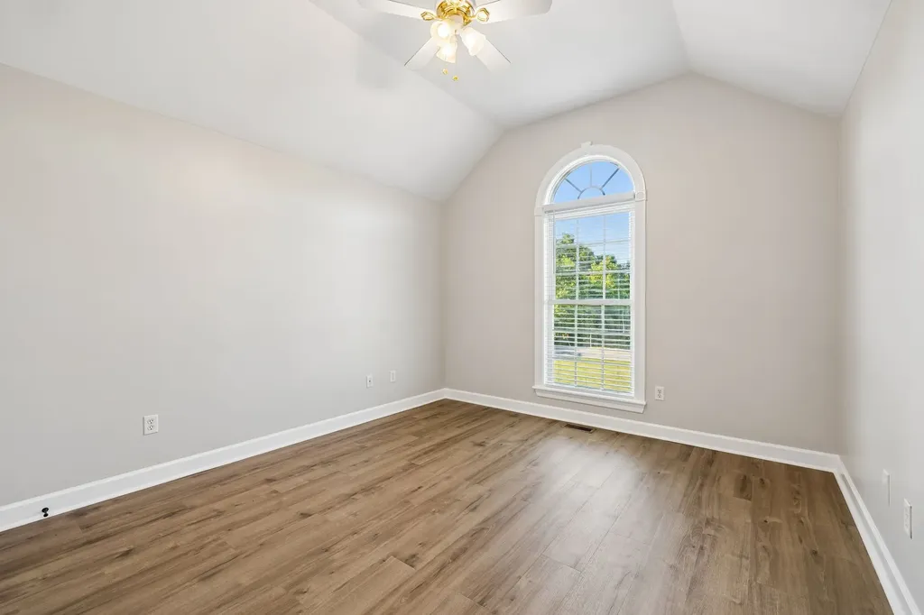100 Heath Road Charlotte TN 37036
