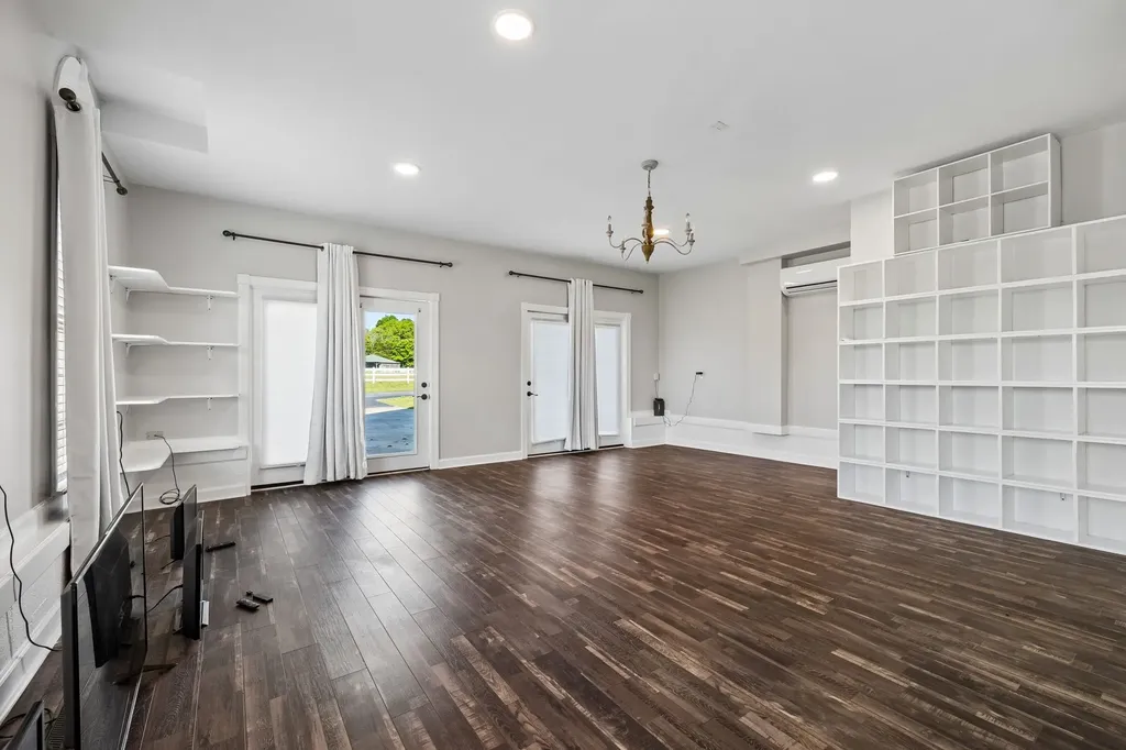 100 Heath Road Charlotte TN 37036