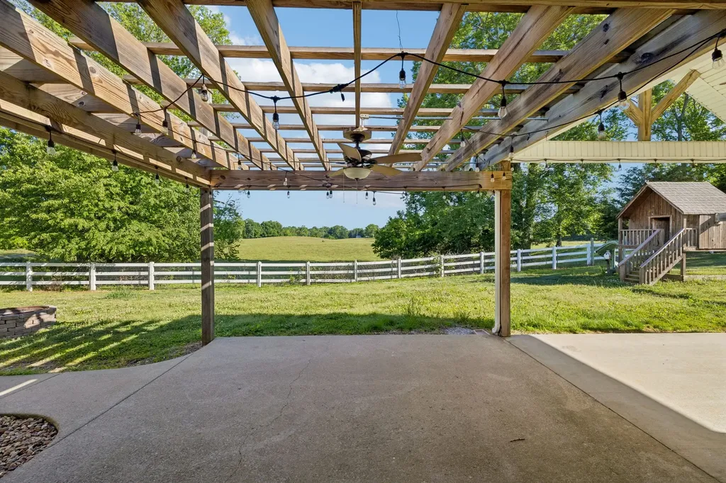 100 Heath Road Charlotte TN 37036