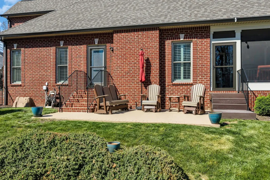 533 Summit View Circle Clarksville TN 37043