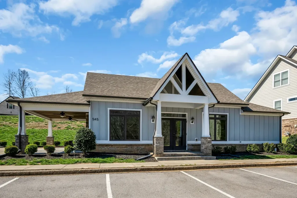 533 Summit View Circle Clarksville TN 37043