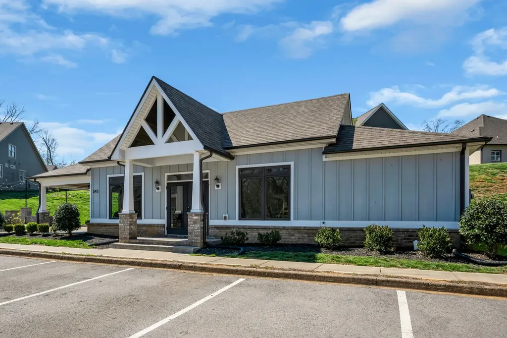 533 Summit View Circle Clarksville TN 37043