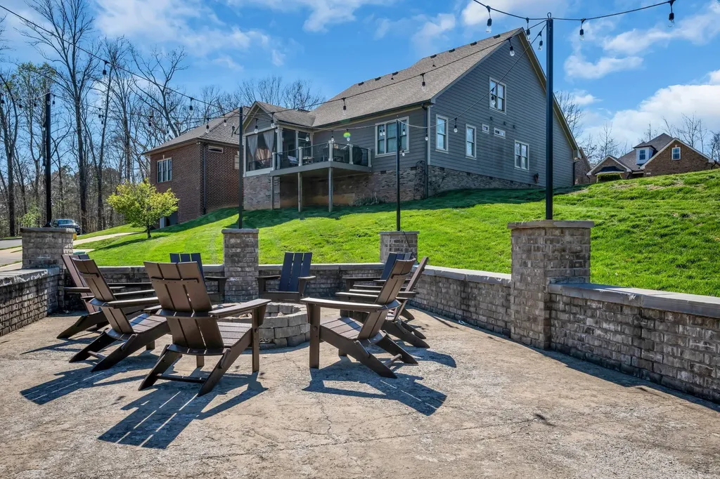 533 Summit View Circle Clarksville TN 37043