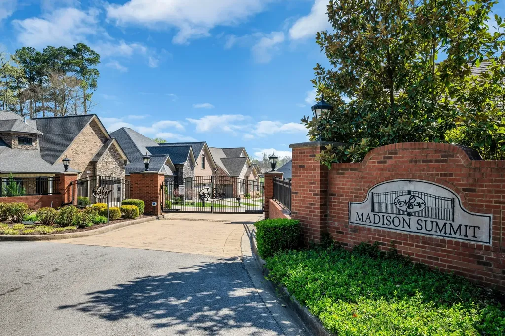 533 Summit View Circle Clarksville TN 37043