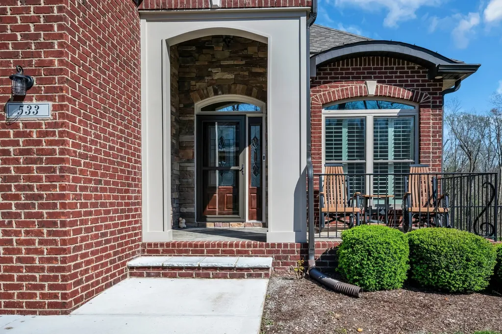 533 Summit View Circle Clarksville TN 37043