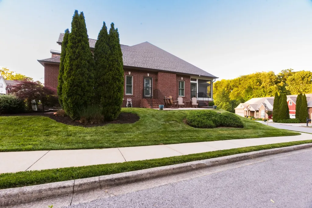 533 Summit View Circle Clarksville TN 37043