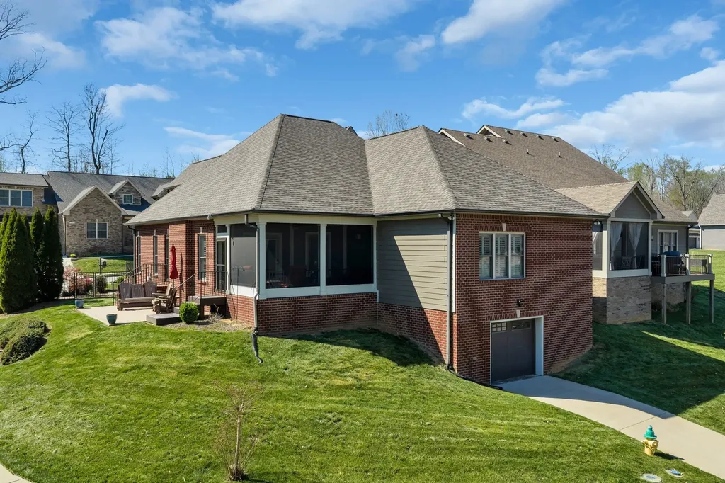 533 Summit View Circle Clarksville TN 37043