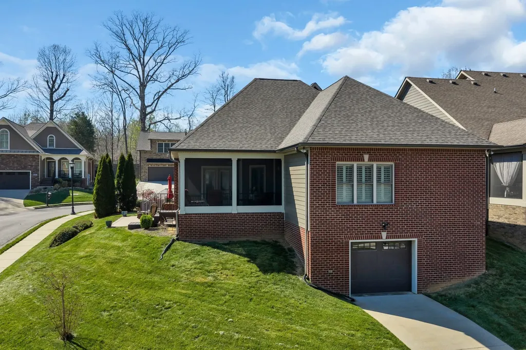 533 Summit View Circle Clarksville TN 37043