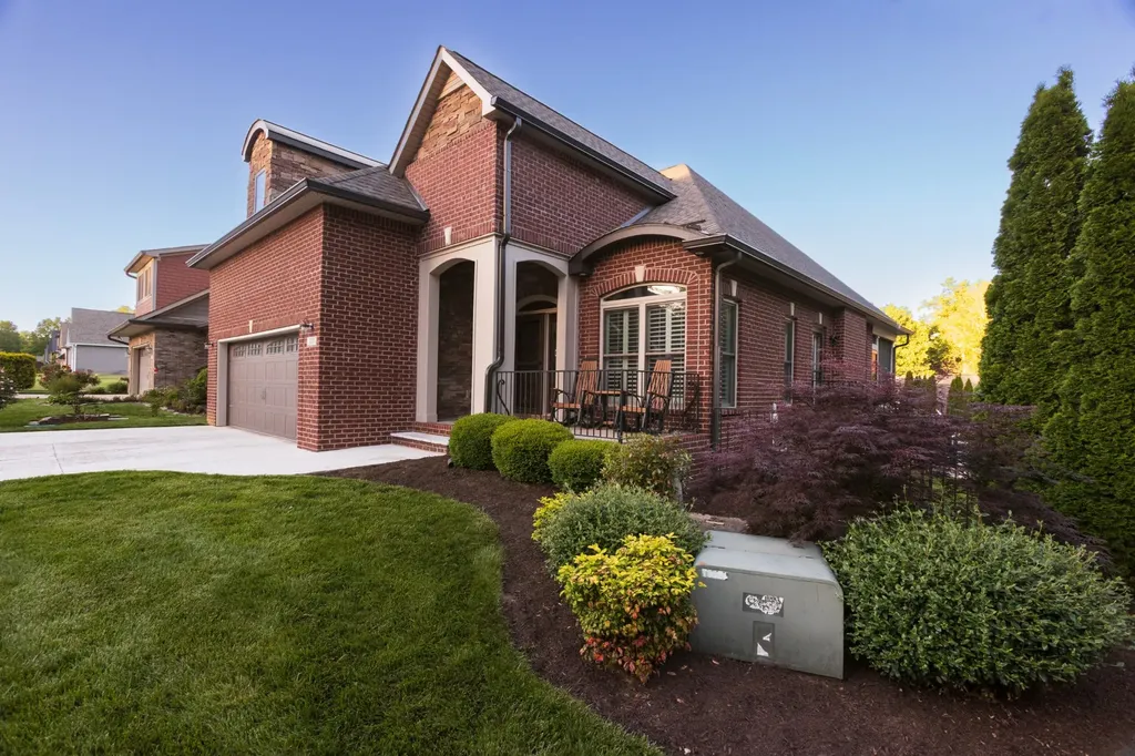 533 Summit View Circle Clarksville TN 37043