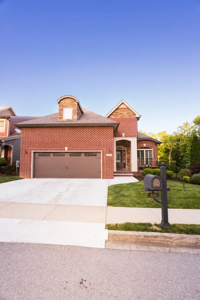 533 Summit View Circle Clarksville TN 37043