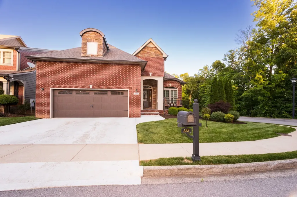 533 Summit View Circle Clarksville TN 37043