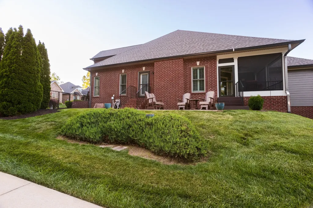 533 Summit View Circle Clarksville TN 37043