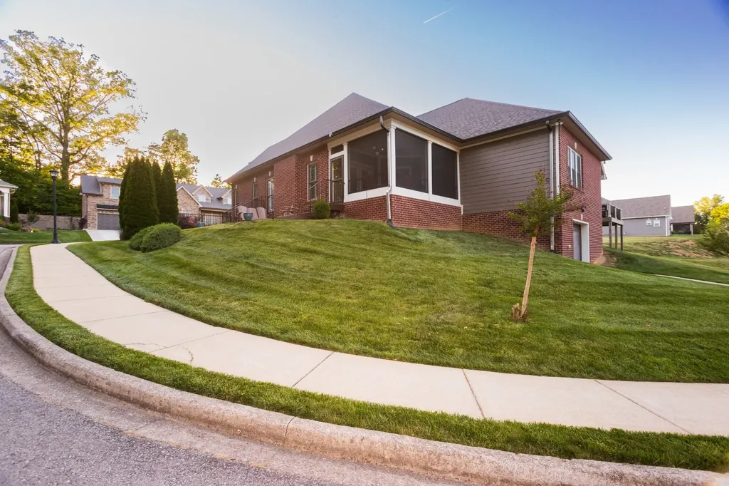 533 Summit View Circle Clarksville TN 37043