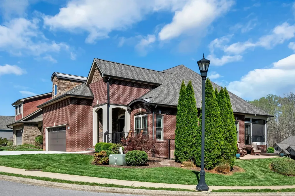533 Summit View Circle Clarksville TN 37043