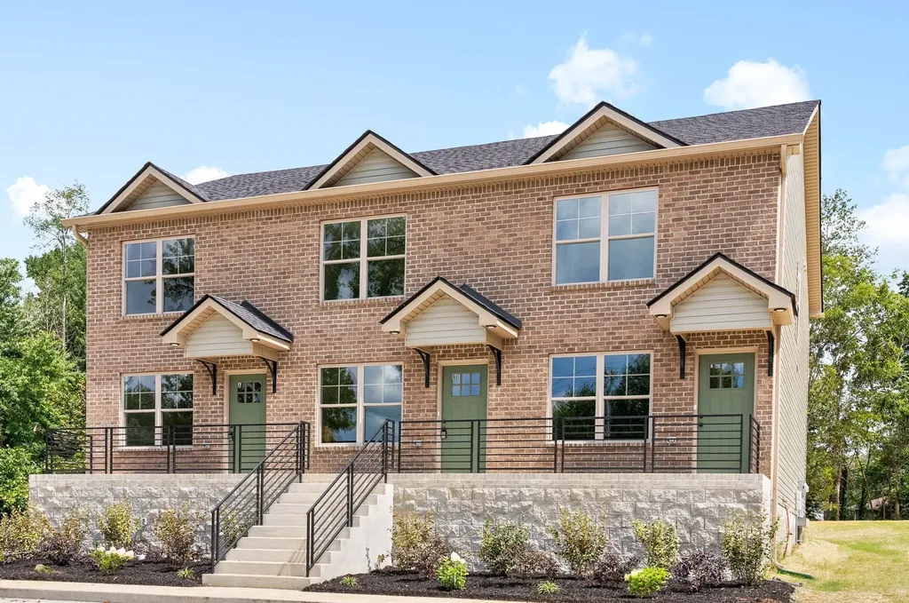 925 Greenwood Avenue Clarksville TN 37040