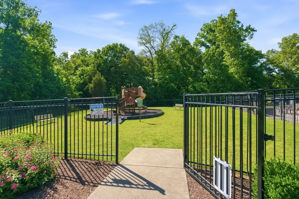 1110 Locus Lane Murfreesboro TN 37128