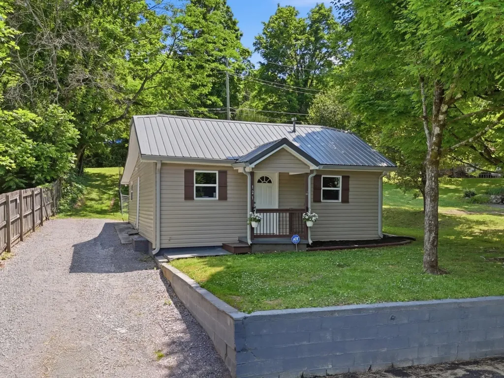 121 Sharp Road Athens TN 37303