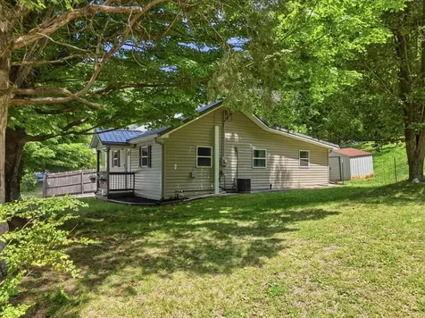 121 Sharp Road Athens TN 37303
