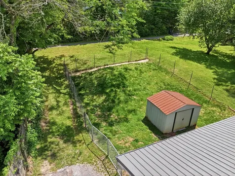 121 Sharp Road Athens TN 37303