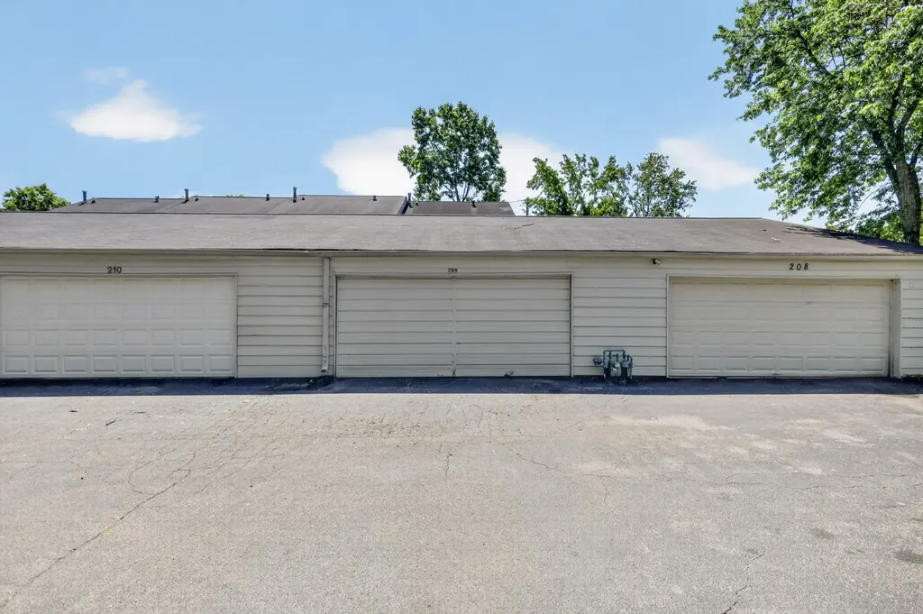 5601 Country Drive Nashville TN 37211