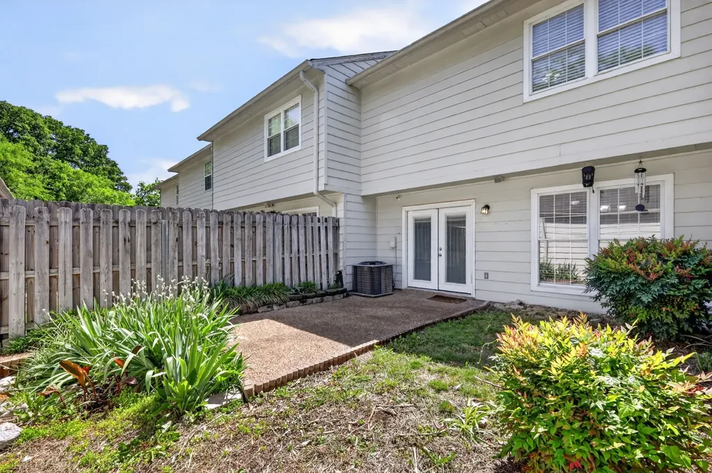 5601 Country Drive Nashville TN 37211