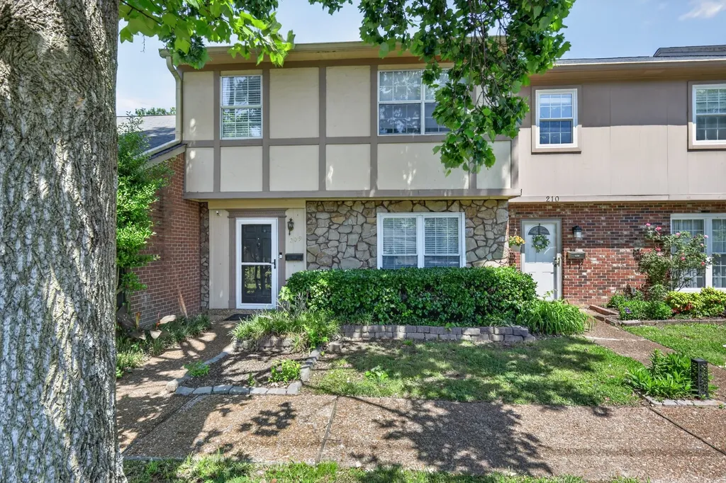 5601 Country Drive Nashville TN 37211