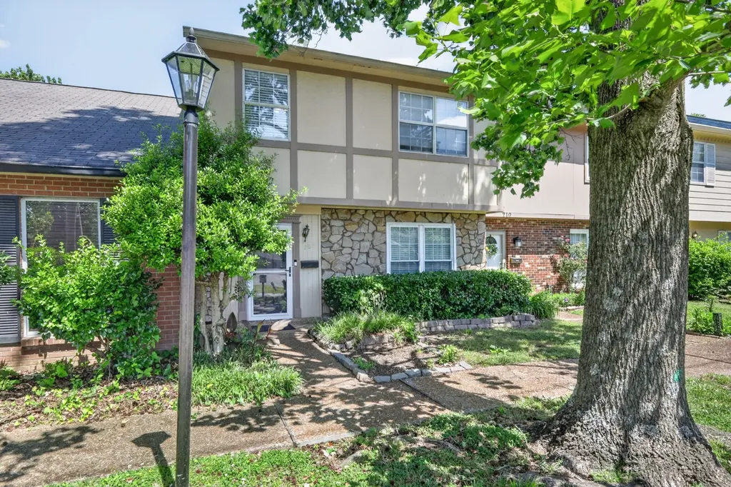 5601 Country Drive Nashville TN 37211