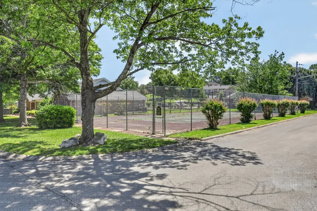 5601 Country Drive Nashville TN 37211