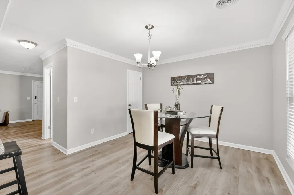 5601 Country Drive Nashville TN 37211