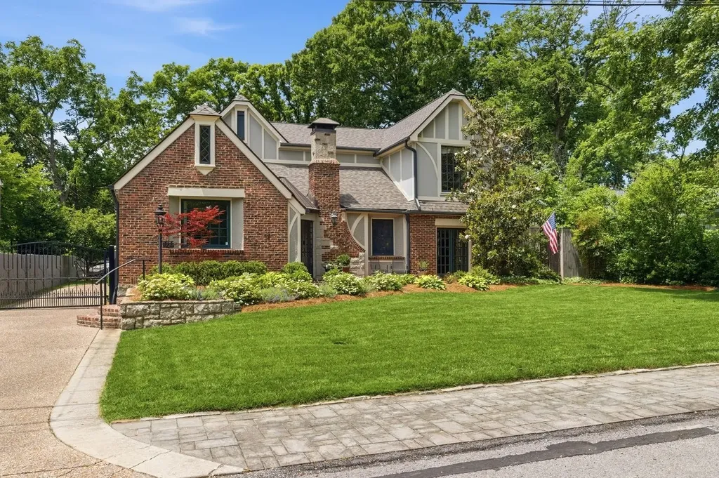 1724 Green Hills Drive Nashville TN 37215