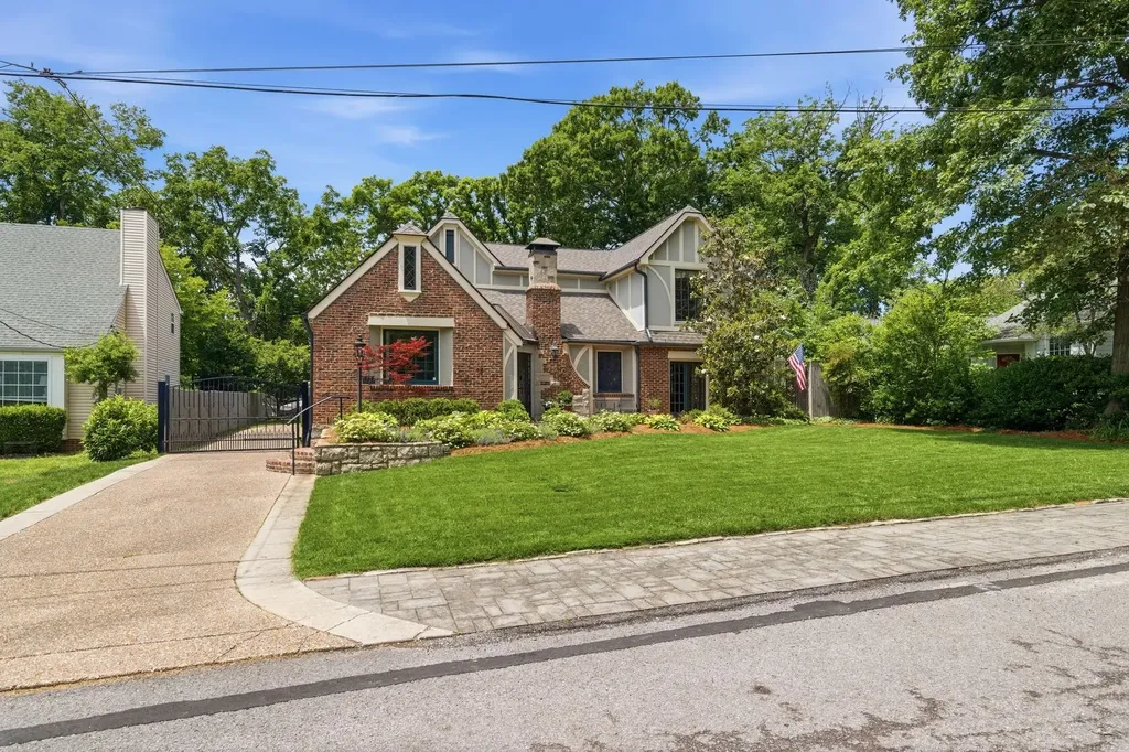 1724 Green Hills Drive Nashville TN 37215