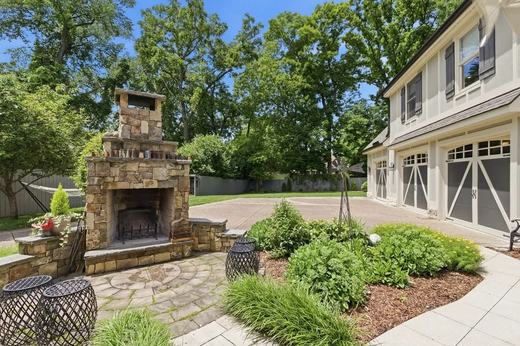 1724 Green Hills Drive Nashville TN 37215