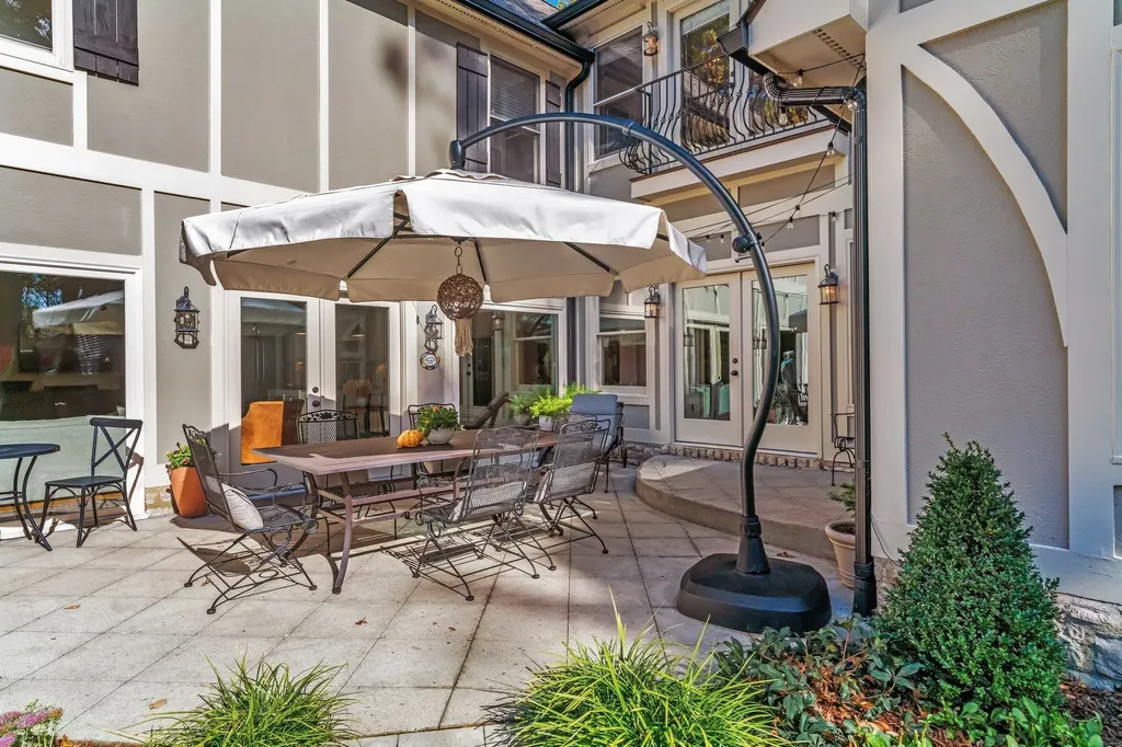 1724 Green Hills Drive Nashville TN 37215