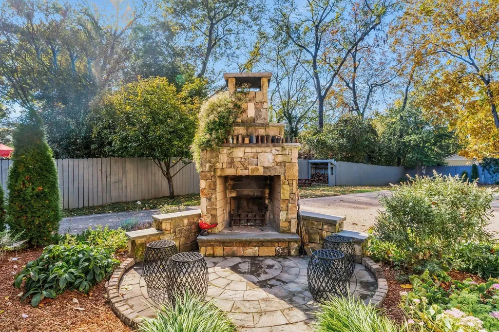 1724 Green Hills Drive Nashville TN 37215
