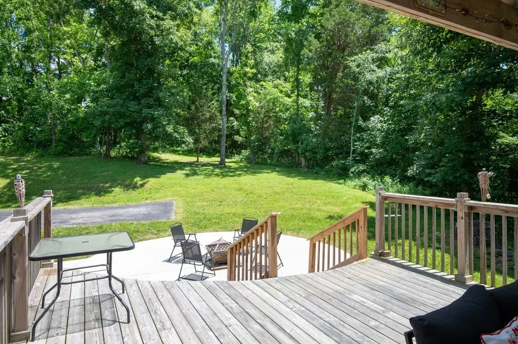 1555 Heller Ridge Spring Hill TN 37174
