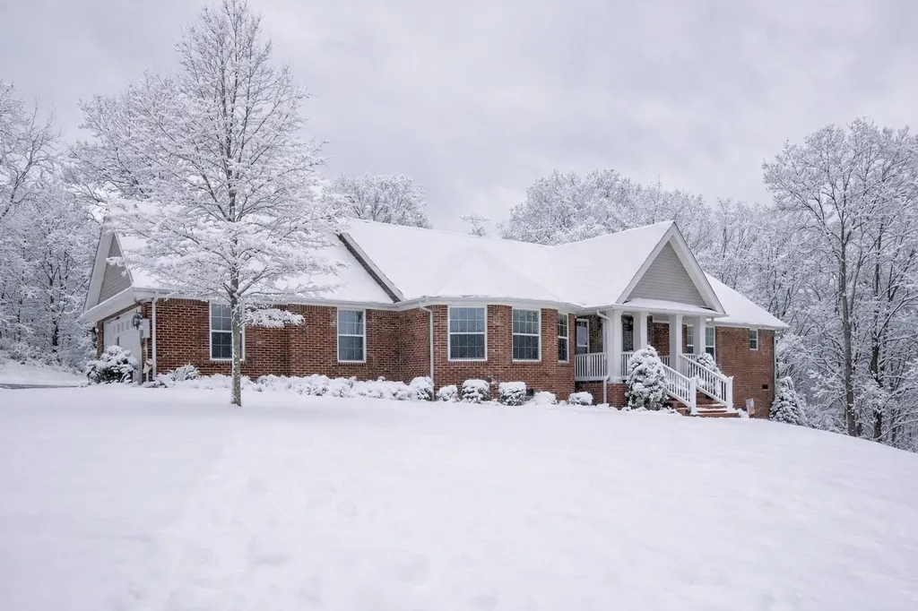 1555 Heller Ridge Spring Hill TN 37174