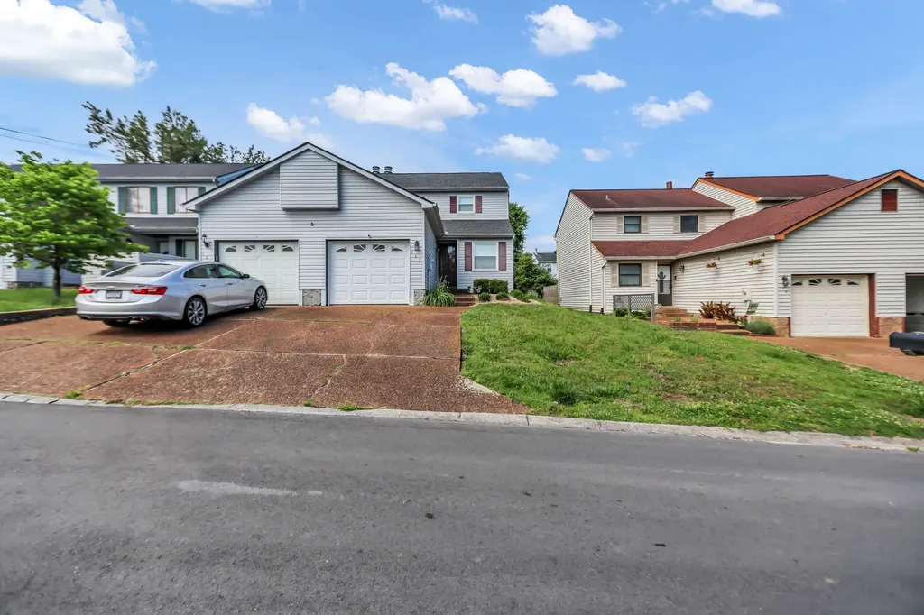 107 Maple Way, N Hendersonville TN 37075