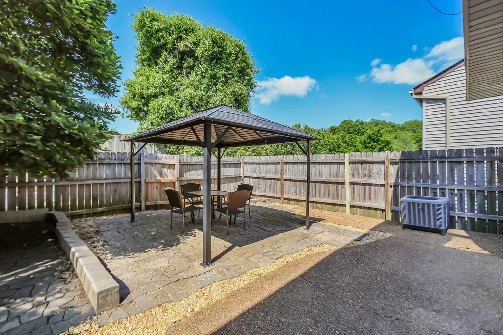 107 Maple Way, N Hendersonville TN 37075