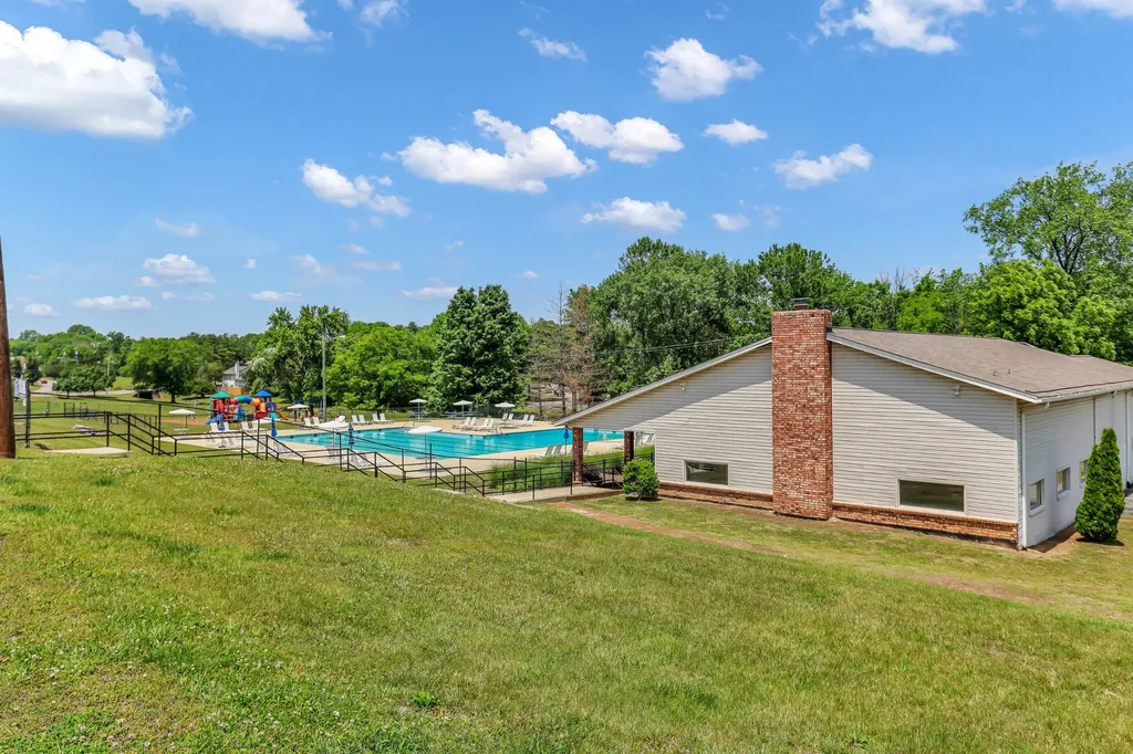 107 Maple Way, N Hendersonville TN 37075