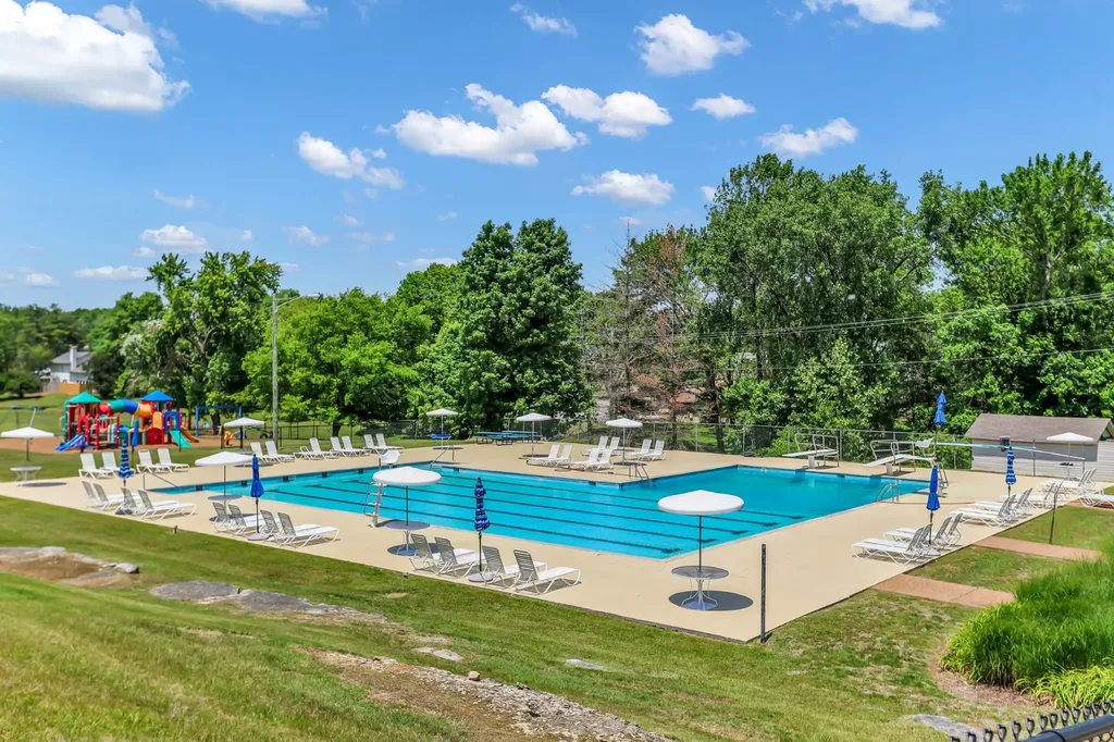107 Maple Way, N Hendersonville TN 37075
