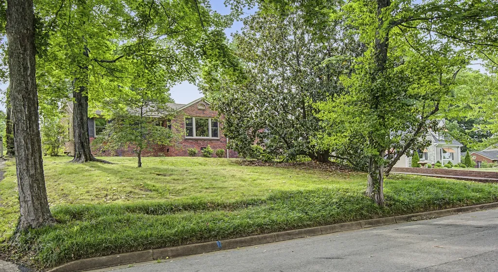 208 Trahern Lane Clarksville TN 37040