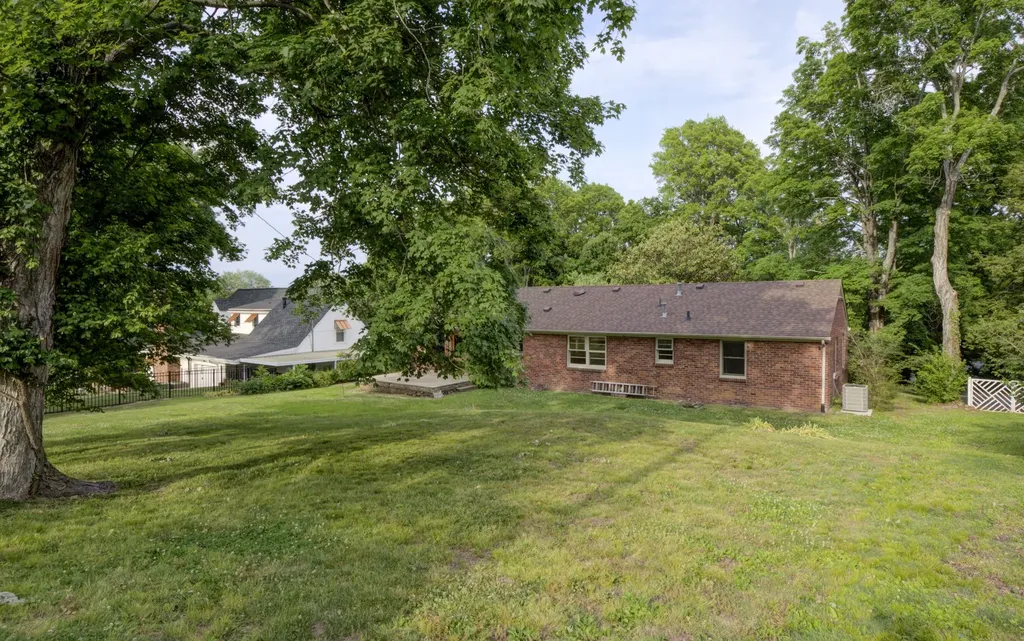 208 Trahern Lane Clarksville TN 37040